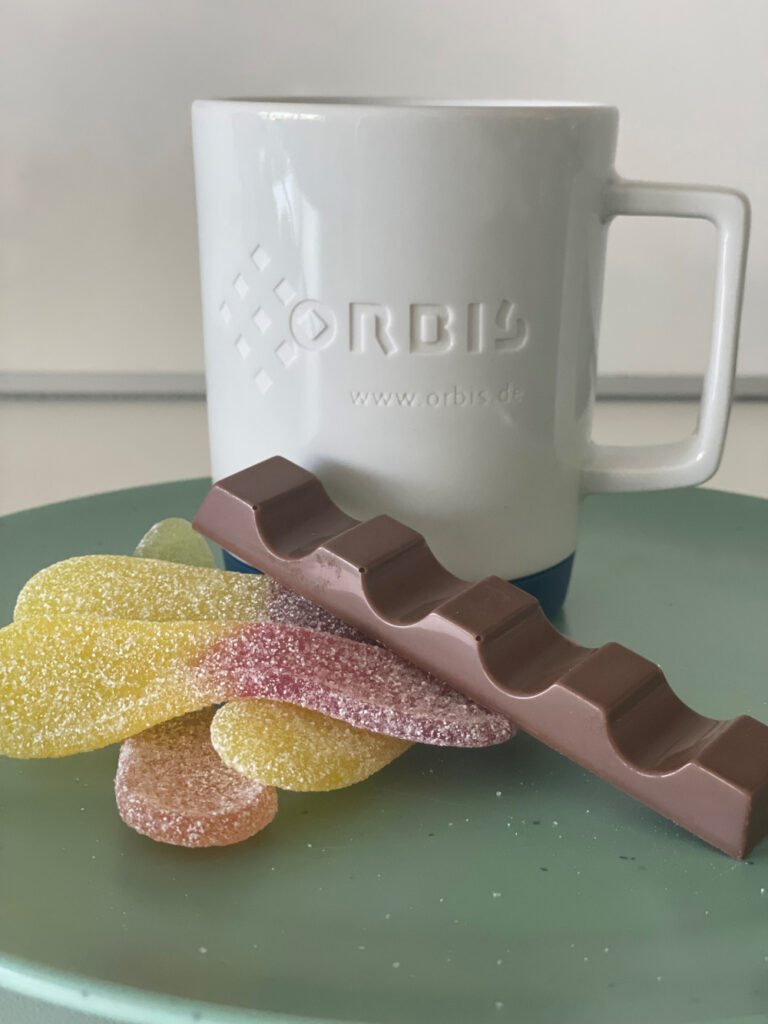 Kaffee, Süßigkeiten und Schokolade für das ORBIS Team und die Besucher Kaffee und Süßigkeiten am ORBIS-BAU-Stand