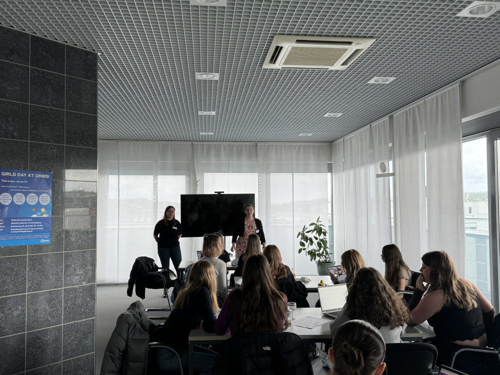 Vorstellungsrunde weibliche Führungskräfte am Girls Day Vorstellungsrunde weibliche Führungskräfte