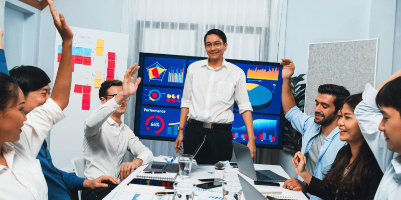 Self-Service BI mit Power BI: Chancen, Herausforderungen und Erfolgsfaktoren Self-Service BI mit Power BI