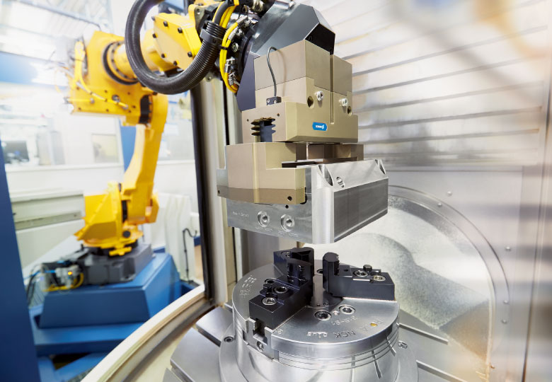 SCHUNK GmbH & Co. KG industrial robot
