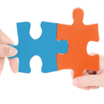 Mit IntegrationONE SAP in Microsoft Dynamics 365 einbinden Zusammengefügte Puzzle-Teile als Darstellung von SAP und MS