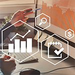 Customer Relationship Management Webinar mit Microsoft Dynamics 365 Computerbildschirm mit grafischen Darstellungen aus dem CRM
